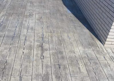 Impreso imitación madera.