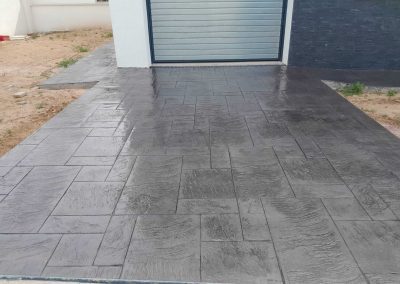 Pavimento impreso molde Mares color 101 en vivienda particular Cunit.